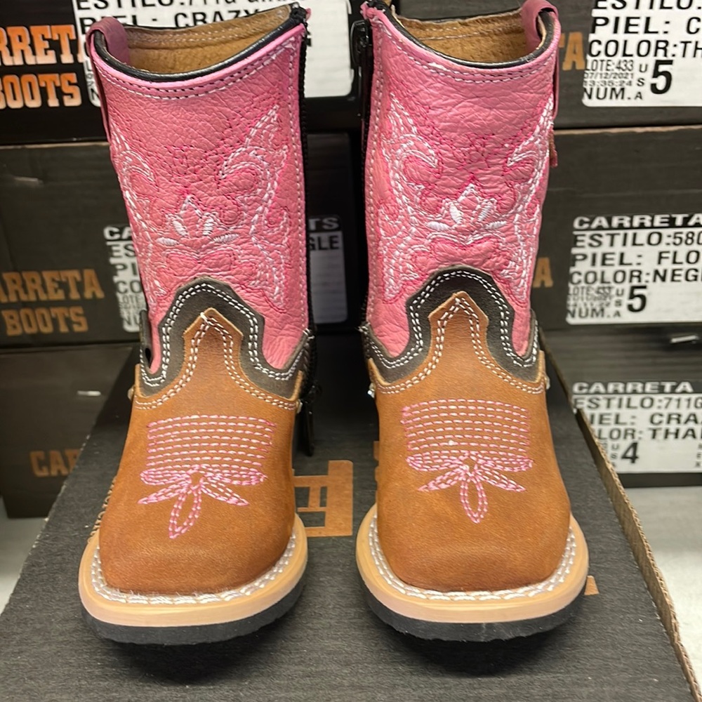pink boots( carreta)
